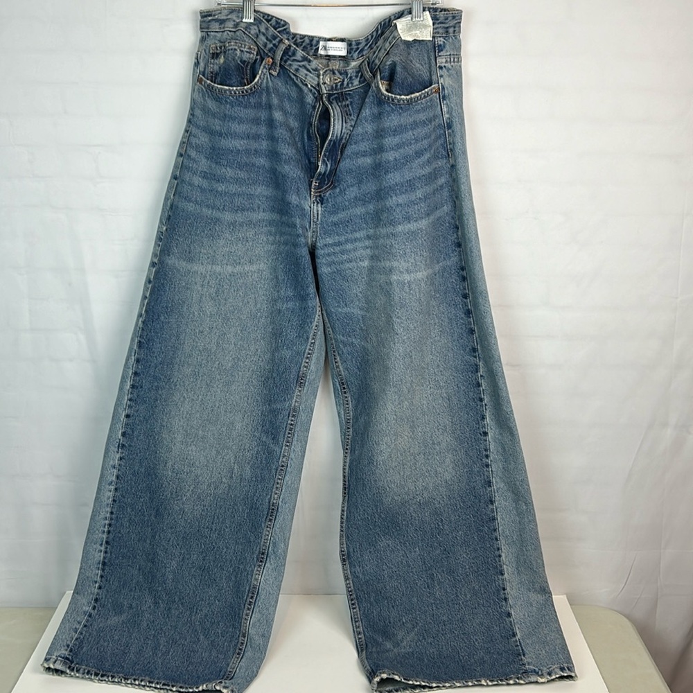Zara Wide leg Barrel Style Jeans